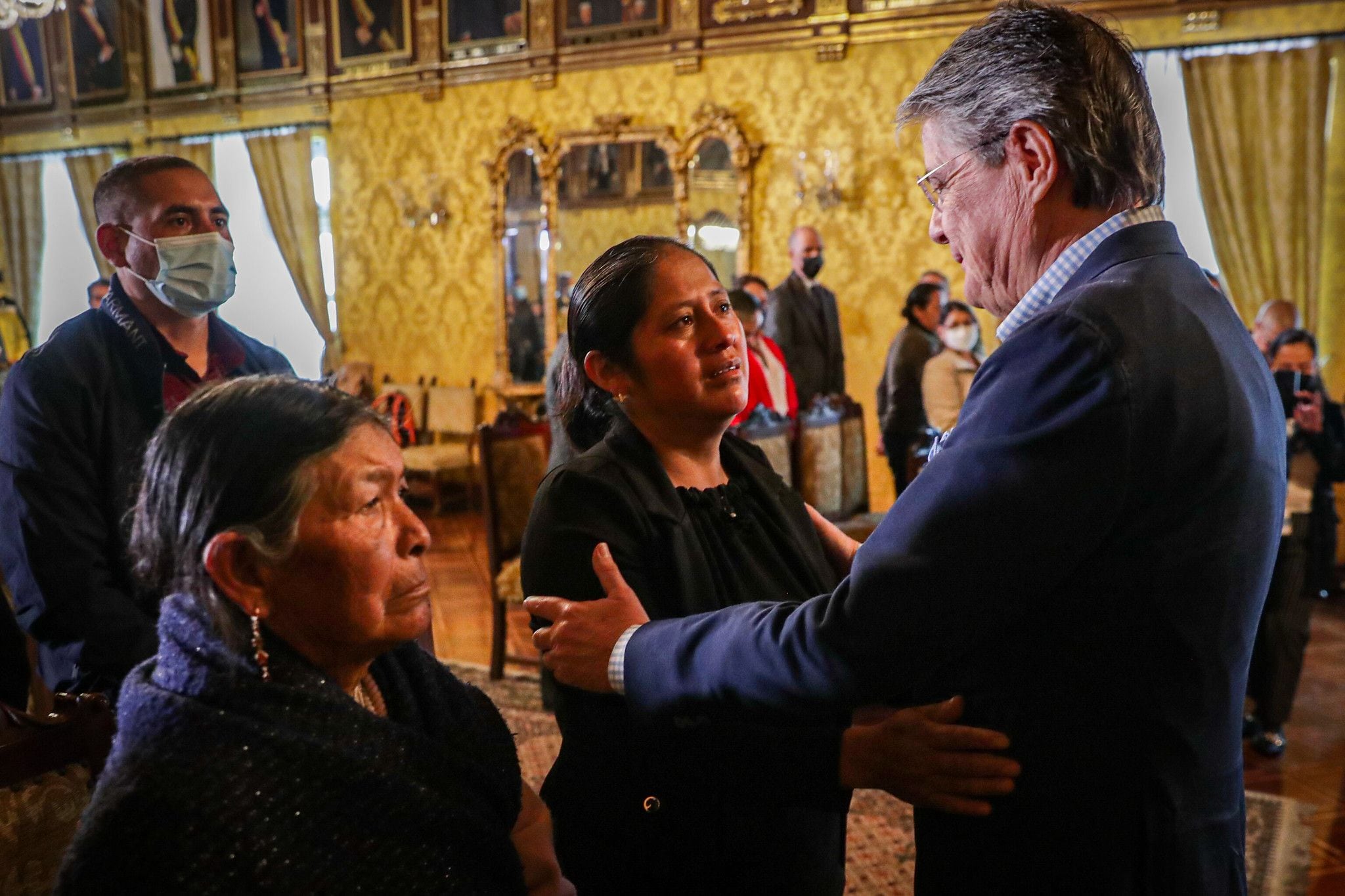 Presidente Guillermo Lasso donó su sueldo a familia del militar José Chimarro, fallecido durante el paro nacional
