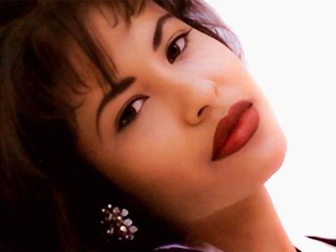 La relación entre Selena Quintanilla y Yolanda Saldívar: ¿Cómo llegó la enfermera a la vida de la cantante y cuál era el significado del anillo con diamantes sobre un huevo Fabergé que la artista se quitó antes de recibir el mortal disparo?