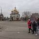 Ataques dirigidos a civiles con francotiradores y combates “cuerpo a cuerpo” en las calles de la periferia de Kiev