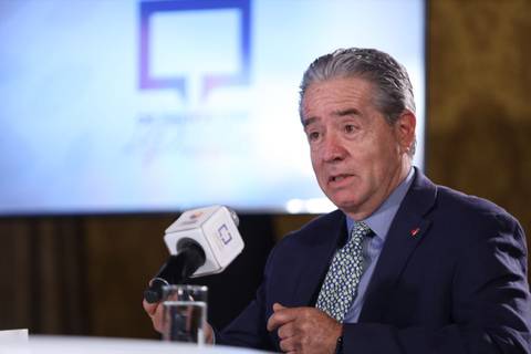 Exministro de Salud Juan Carlos Zevallos es convocado a juicio político y podría ser censurado por la adquisición de vacunas y alteración del plan de vacunación contra el COVID-19