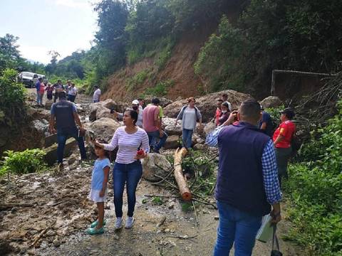 Viviendas afectadas y vías cerradas por los efectos de lluvias en tres cantones de El Oro