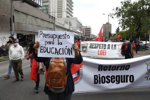 Equiparación salarial docente está en vigencia; la reforma a la LOEI se publicó en el Registro Oficial