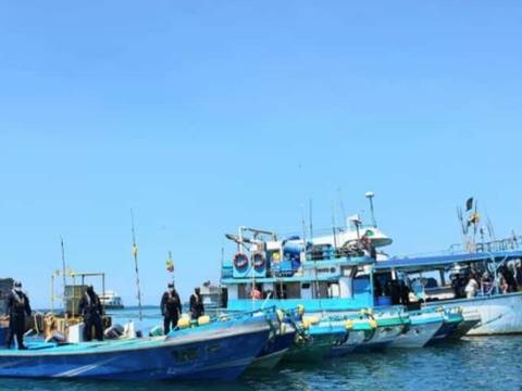 22 detenidos por transportar 1.000 galones de cocaína líquida cerca de las islas Galápagos