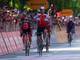 Giro de Italia: La fuga sorprende y se queda con el triunfo en la etapa 5, Jhonatan Narváez con el pelotón en meta