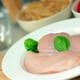 Singapur autoriza venta en restaurantes de carne de pollo artificial