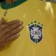 Promueven campaña para en honor a Pelé cambiar estrellas por corazones en la camiseta de Brasil 