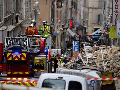 Dos heridos tras desplome de dos edificios en Francia