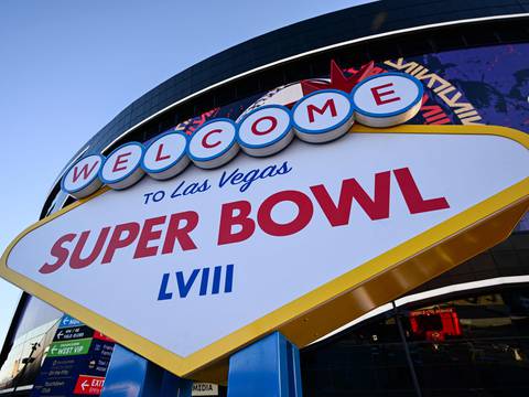 Celebridades llegan a Las Vegas para ver el espectáculo del Super Bowl 2024