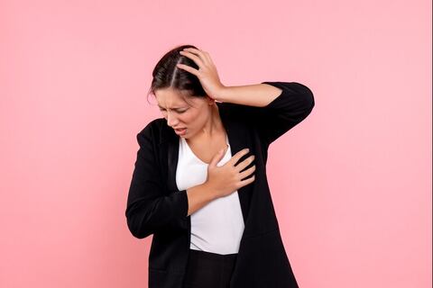 Síntomas de preinfarto en mujeres de 40 años: señales que da el corazón cuando está fallando