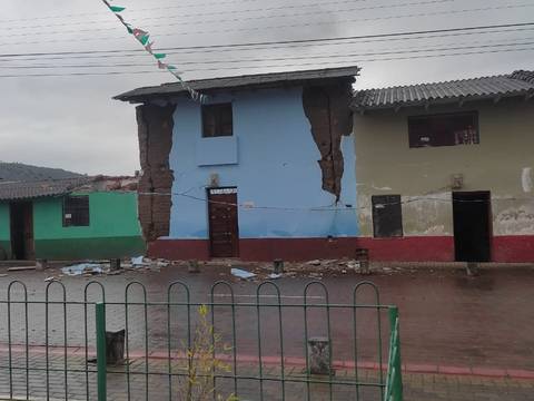 Tulcán demanda declaratoria de estado de emergencia ante estragos que dejó el sismo; daños en zona rural llevan a familias a albergues