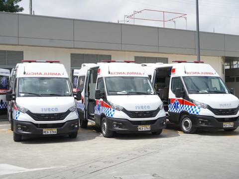 Nueva flota de ambulancias llegó al Ecuador 