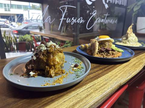 El bolón ya no solo lleva queso y chicharrón, los restaurantes de Guayaquil incorporan nuevos elementos a esta preparación