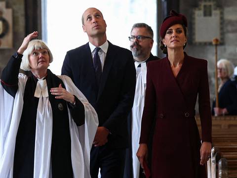 William y Kate hacen su propio homenaje a la reina Isabel II en el primer aniversario de su fallecimiento, en Gales