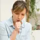 Por qué puedes seguir con tos después de recuperarte de covid y qué puedes hacer para aliviarla