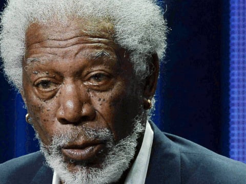 Morgan Freeman, ileso tras aterrizaje de emergencia