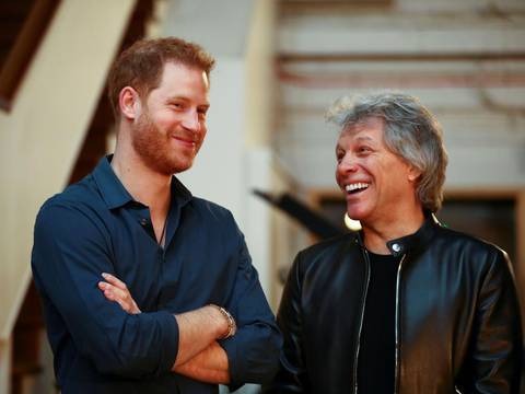 El príncipe Enrique explora el mundo del rock junto a Jon Bon Jovi