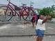 Bicicleta gigante de la isla Trinitaria, iniciativa de vecinos para cambiar rincón usado para botar basura