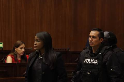 CAL resuelve suspender temporalmente el juicio político a la fiscal Diana Salazar