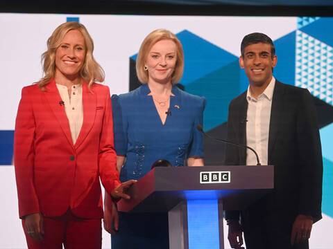 Candidatos a suceder a Boris Johnson, Rishi Sunak y Liz Truss, protagonizan debate con desacuerdo sobre impuestos