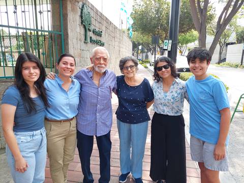 ‘Lo importante que había era la unión de los habitantes, nos conocíamos todos’: los Andrade Dessommes llevan tres generaciones residiendo en Los Ceibos