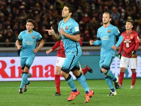 Triplete de Luis Suárez lleva al FC Barcelona a la final del Mundial de Clubes