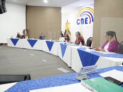 Titulares del CNE y Finanzas habrían llegado a acuerdo para reducir el presupuesto para las elecciones nacionales 