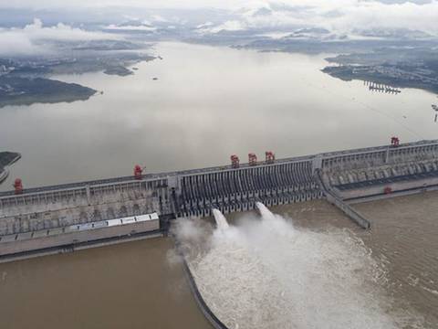 China planea construir una represa gigante que produciría tres veces más electricidad que la de las Tres Gargantas