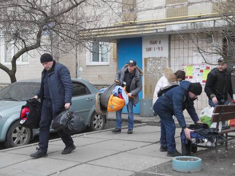 Tortuosa huida de Kiev de dos hermanas ecuatorianas, doce horas hasta Polonia