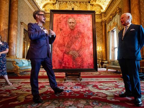Retrato oficial del rey Carlos III genera controversia
