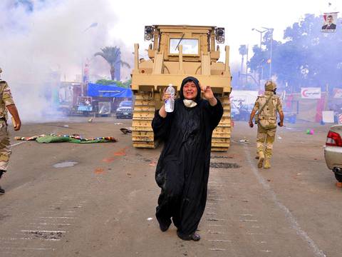Ecuador rechaza violencia en Egipto y llama a su embajador