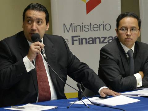Contraloría ratifica glosas en contra de exministros Patricio Rivera y Fausto Herrera