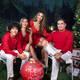 Alejandra Jaramillo comparte una foto navideña con su familia ‘Caramelo’