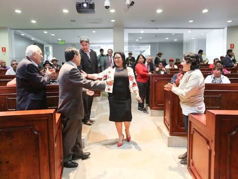 La exasambleísta Karina Arteaga recibe la suspensión condicional de la pena y no deberá cumplir su sentencia de cárcel por exigir “diezmos”