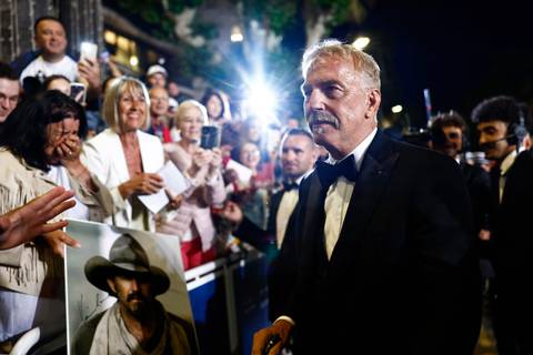 Cineasta Kevin Costner recibió una ovación de siete minutos en su regreso al Festival de Cannes, luego de veinte años