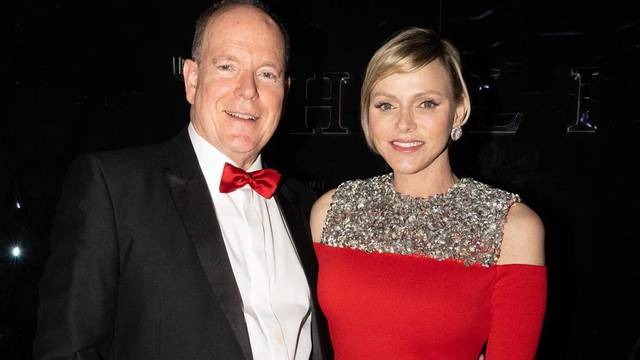 La princesa Charlene de Mónaco deslumbró en la cena de gala del Gran Premio de la F1 con un imponente vestido rojo de Louis Vuitton, tras un largo período de enfermedad