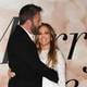 Vestida de novia, Jennifer Lopez fue con Ben Affleck a la premiere de Marry Me