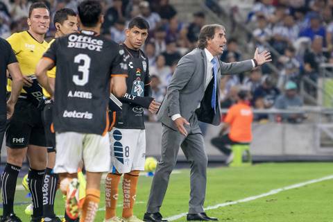 ‘Te voy a decir que dirijas aquí para ver si tienes rivales fáciles’, Guillermo Almada, técnico del Pachuca, y su fuerte descarga contra un periodista