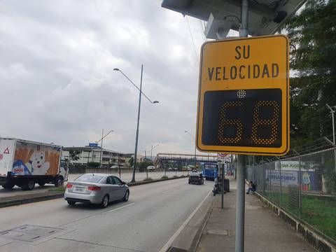 ¿Cuáles son las avenidas donde más multas por exceso de velocidad se han impuesto con fotorradar en Guayaquil? 