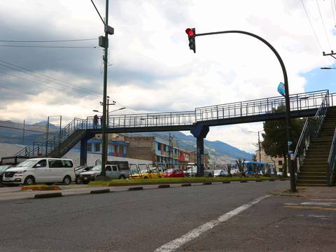 Cabildo retirará puente peatonal ubicado en San Bartolo, en el sur de Quito