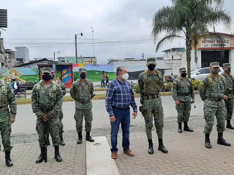 Militares refuerzan controles en La Concordia por incremento de casos de COVID-19