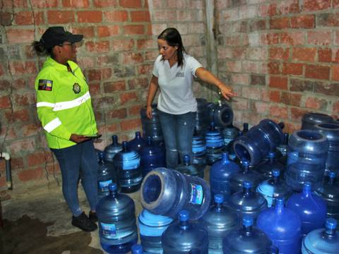 Detectan embotelladora de agua clandestina en el cantón Huaquillas