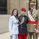 La princesa Leonor desfila en uniforme militar delante del rey Felipe IV y la reina Letizia