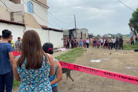 Hombre fue asesinado por sicarios mientras conversaba con amigos en Machala 