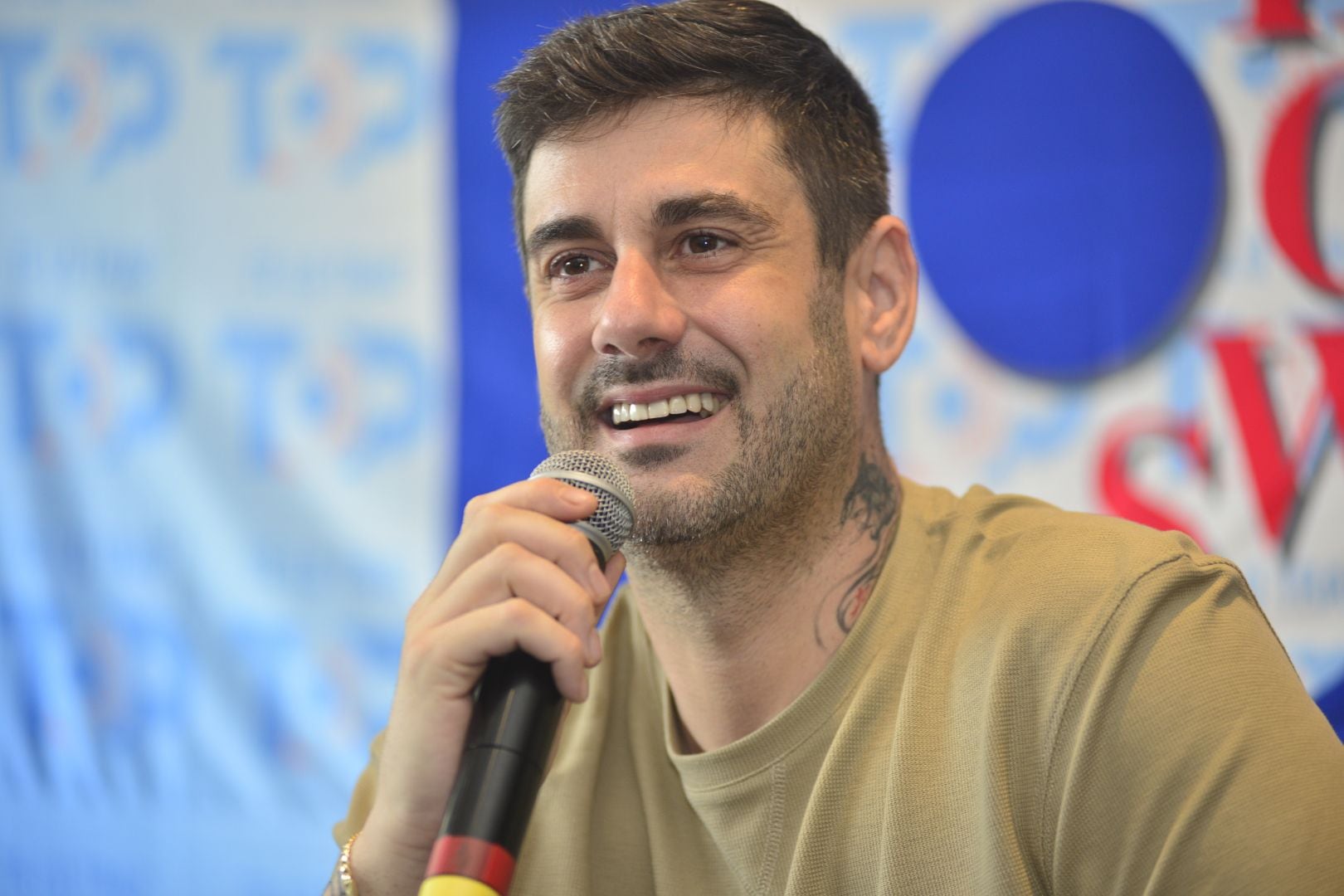 ‘La primera vez que vine a un país latinoamericano fue a Ecuador’: Estas fueron las revelaciones que Melendi hizo en su visita a Guayaquil