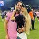 Un victorioso Leonardo Campana celebra con su novia: ¿quién es ella?