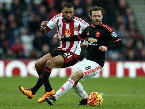 United perdió 2-1 ante Sunderland y se aleja de la Champions