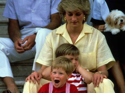 Las vacaciones que la princesa Diana amó en Mallorca antes de su divorcio: junto a Carlos, William y Harry disfrutaban del verano al aceptar la invitación de los reyes de España 