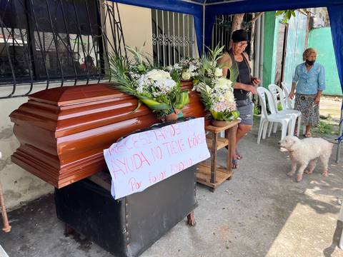Cinco días fue velada una embarazada en el suburbio de Guayaquil: vecinos buscaban espacio en cementerios municipales, pero no hay disponibilidad 