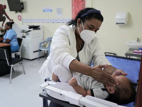Más niños con diarrea y fiebre en Guayaquil por aumento de infecciones gastrointestinales