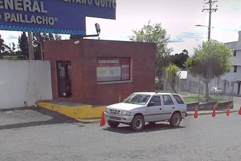 Seis sujetos armados amarraron a dos agentes metropolitanos de Quito e intentaron hacer explotar un cajero automático